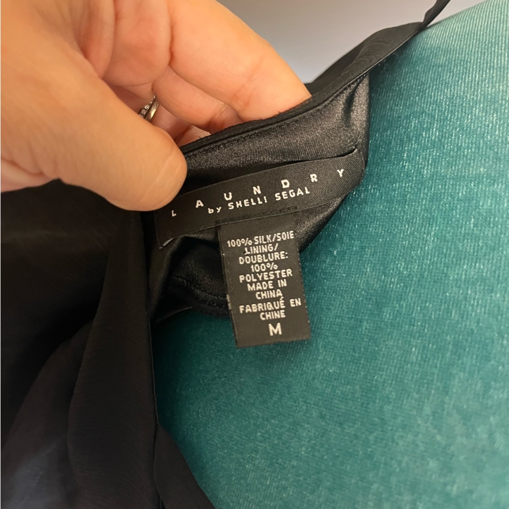 Laundry by Shelli Segal 100% Silk Black Handkerchief Hem Cami Top Size M - Picture 9 of 9